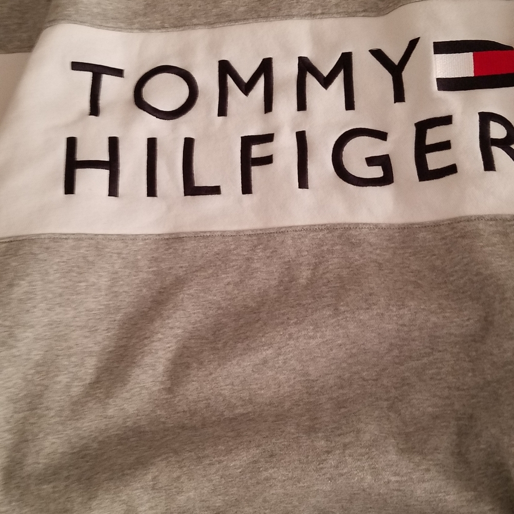 Tommy Hilfiger sweater